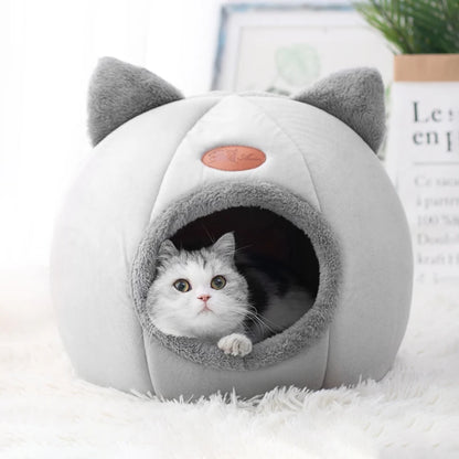 Warm & Cozy Winter Cat Bed