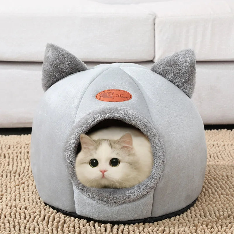 Warm & Cozy Winter Cat Bed