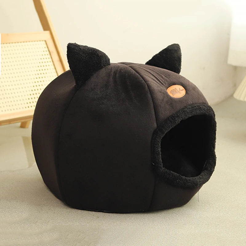 Warm & Cozy Winter Cat Bed