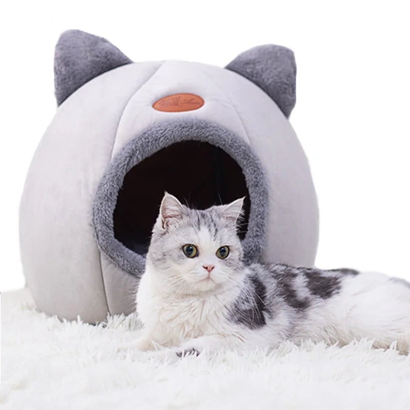 Warm & Cozy Winter Cat Bed