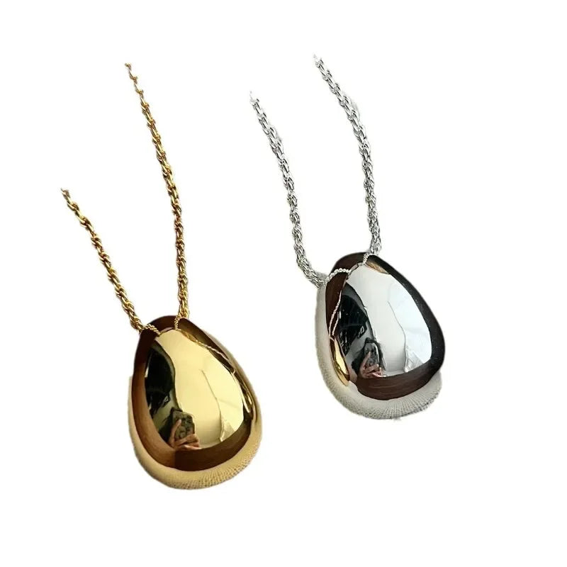 Bilandi Teardrop Pendant Necklace